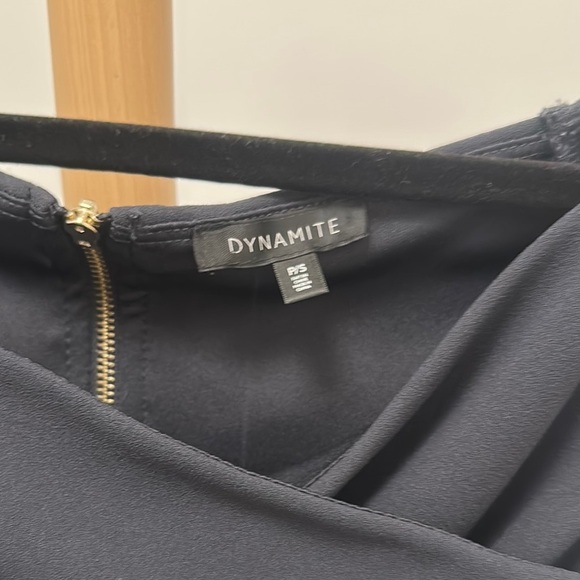 [WOMEN] DYNAMITE Black Off-Shoulder Crop Top - Picture 3 of 4